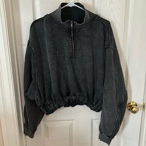 Free People cropped grey/black sweatshirt with half zip size M